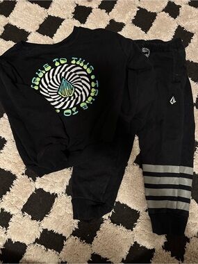 Volcom Black Sweatshirt & Jogger Set with Green Swirl Graphic